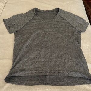lululemon athletica Gray Short Sleeve Tee